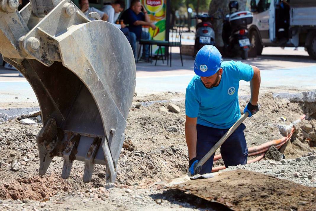 19,5 kilometrelik metrobüs hattında altyapı yenileniyor! Sakarya'da metrobüs projesinde sona doğru... 1